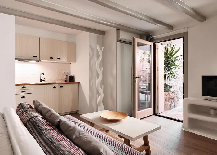 Βίλα Daedalus - Luxe Hilltop Escape With Infinity Pool, Jacuzzi & Panoramic Sea Views Ελιά