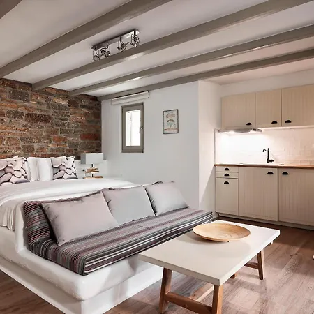 Daedalus - Luxe Hilltop Escape With Infinity Pool, Jacuzzi & Panoramic Sea Views